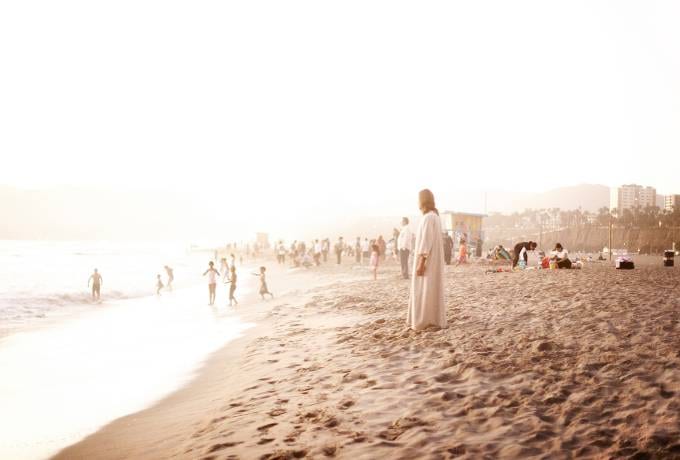 jesus-on-the-beach